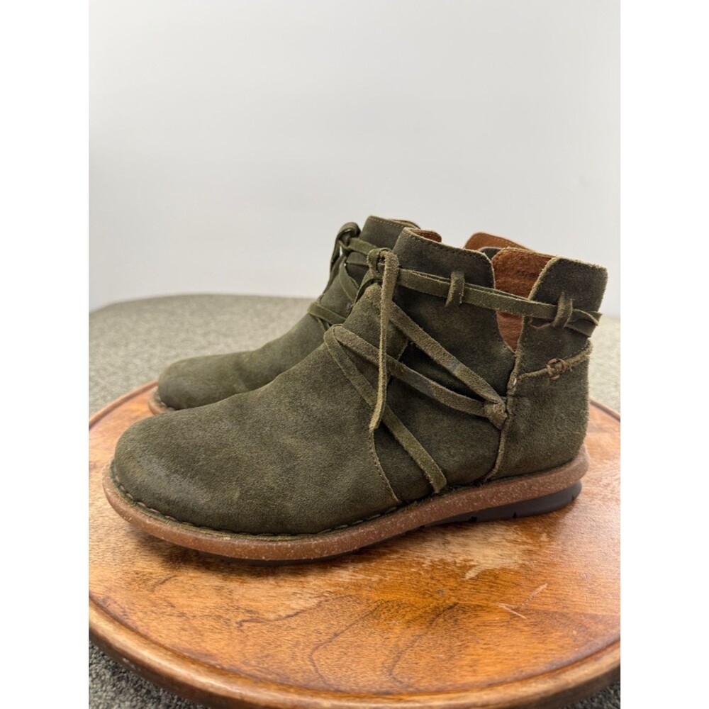 Born Boots Wm 7.5 Tarkiln Olive Green Suede Ankle Bootie Distressed Comfort Boho